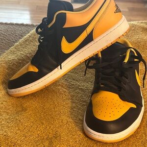 Jordan Men's Black & Yellow Low-Top Sneakers